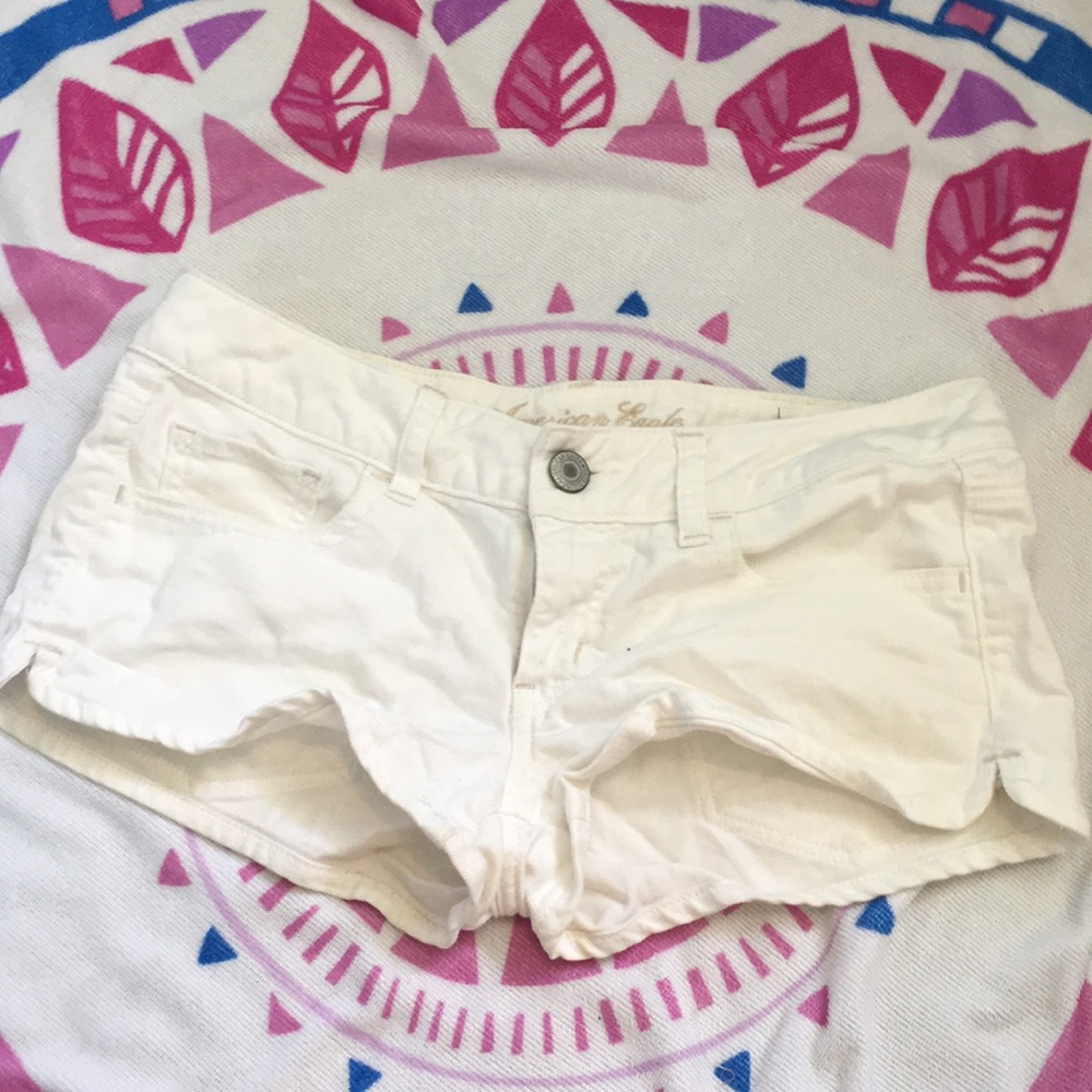 American Eagle White Low Rise Shorts